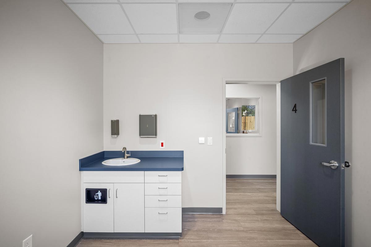 Happy Tails Emergency Veterinary Clinic Exam Room 4