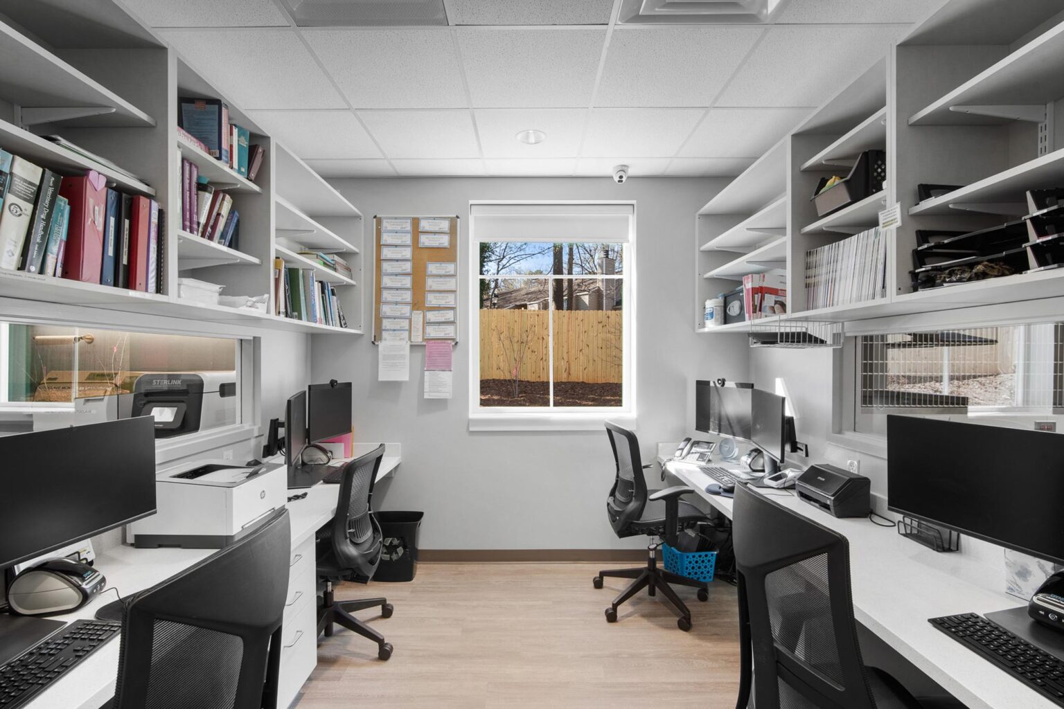 Happy Tails Emergency Clinic Doctor Work Pods